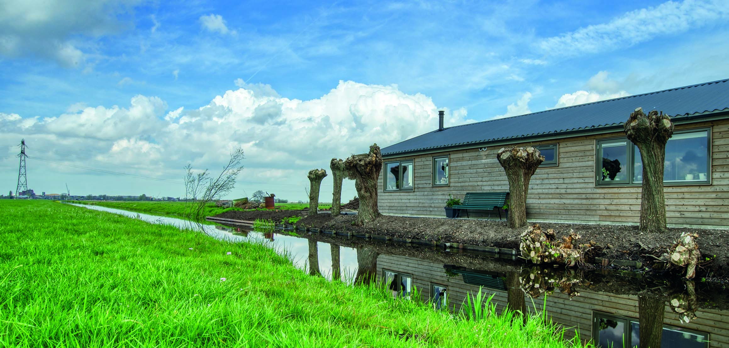 Mantelzorgwoning aan het water in de Krimpenerwaard