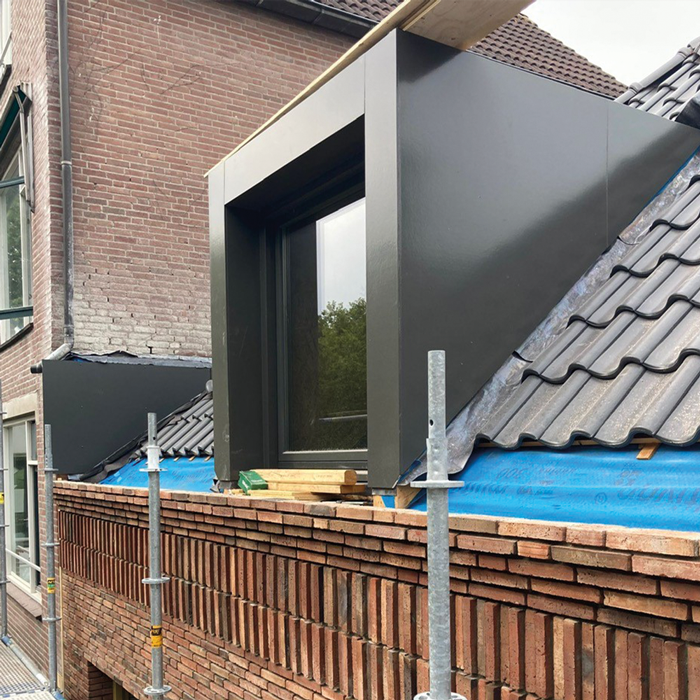 Dakopbouw in aanbouw bij nieuwbouwwoning in Rotterdam